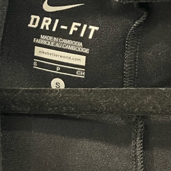 Nike Women's Twist Styled Wrap - Picture 5 of 6